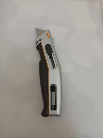 Нож строительный