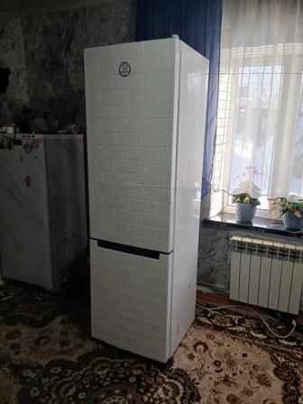 Холодильник Indesit система No Frost 2 м