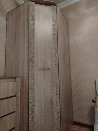 Шкаф угловой