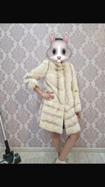 Норковая шуба белая