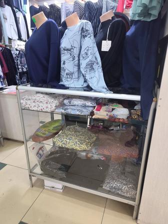 Стеклянная витрина