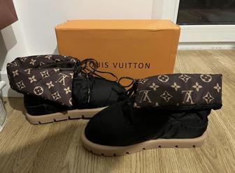 Зимние теплые дутые ботинки