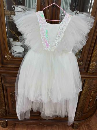 Детское платье на 4,5 лет