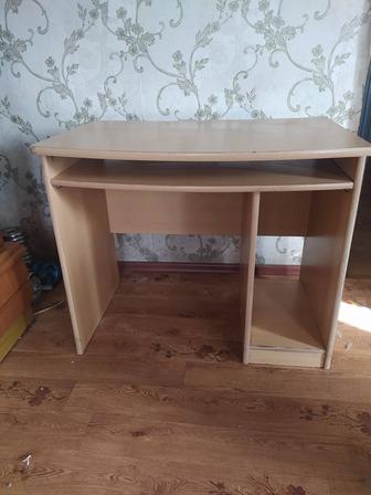 Стол компьютерный