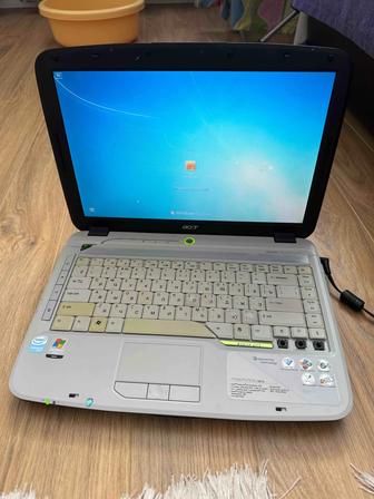 Acer ноутбук в хорошем состояние