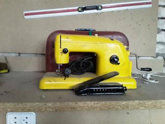 Машинка швейная