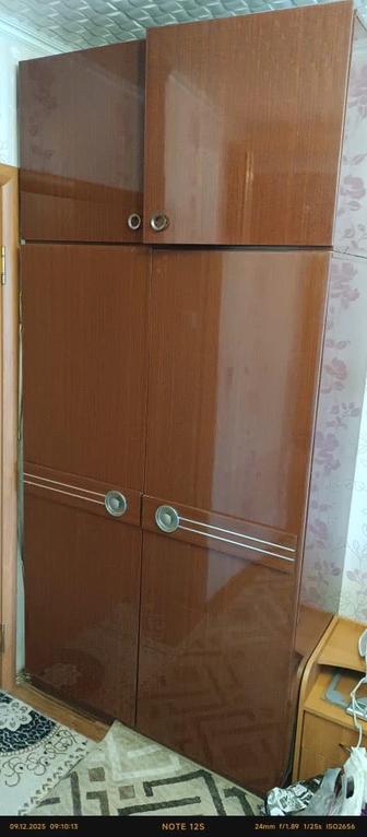 Продам советский шкаф платяной