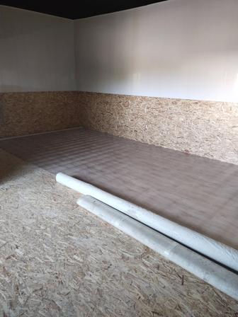 Укладка линолеума, монтаж плинтусов