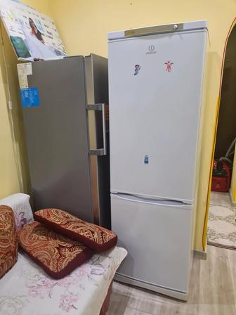 продам холодильник Indesit