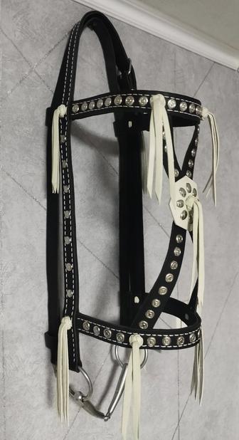 Уздечка, Жуген, коная амуниция