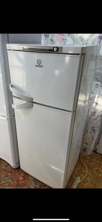 Продам срочно холодильник