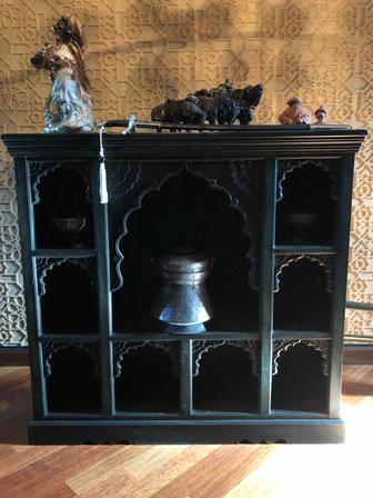 Мебель антикварный шкаф