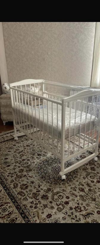 Продам детский манеж / кроватку Julia с матрасом в хорошем состоянии