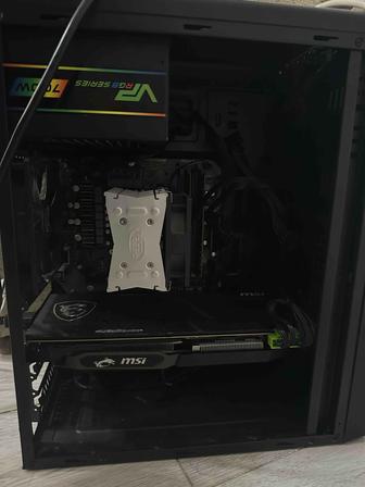 Игровой компьютер и монитор 180 герц