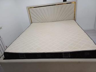 Кровать с матрасом