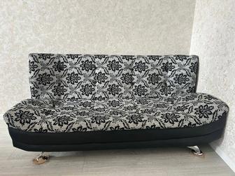 Продается диван с двумя креслами