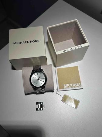 Часы Michael Kors