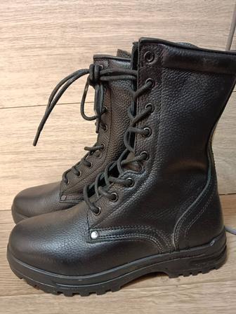 Продам мужские зимние берцы