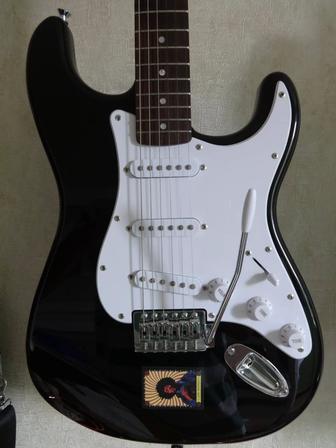 Электрогитара Squier Stratocaster SSS