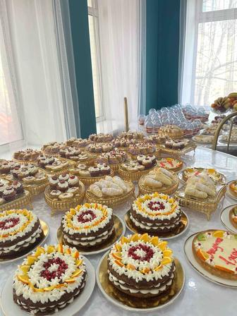 чайный стол Торты и пироги и тд.