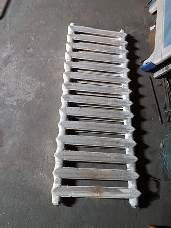 Продам чугунные батареи 4шт
