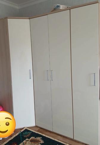 Угловой шкаф