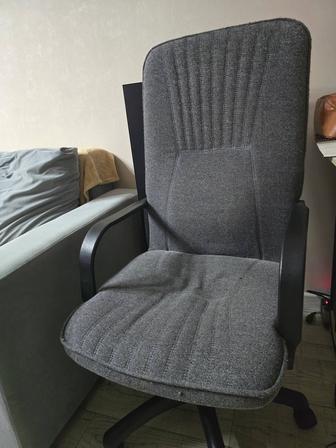 Продам офисное/компьютерное кресло