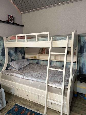 Продам двухъярусную кровать