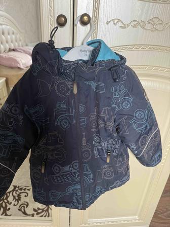 Продам зимнюю куртку для мальчика