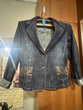 Продам джинсовый пиджак