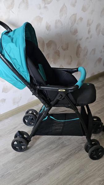 Продам коляску Joie