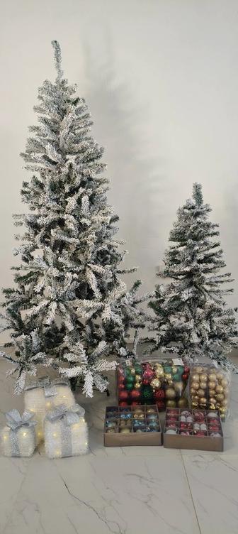 Новогодние заснеженные елки