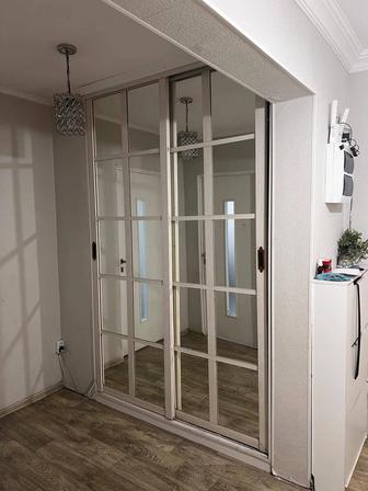 Шкаф купе с зеркалом