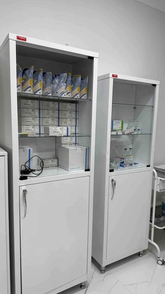 Продаются медицинские шкафы