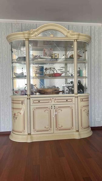 продам шкаф витрину / стенка в гостиную/ сервант