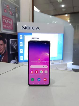 Продам Samsung S10e (128gb)