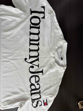 Футболка Tommy Jeans