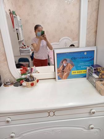 Продам комод с зеркалом