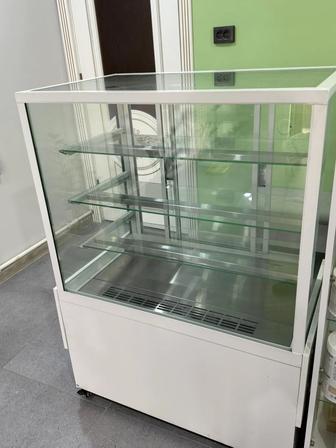 Продам витринный холодильник ESSE БЕЛЫЙ