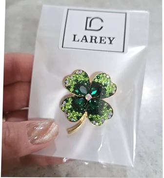 Брошь Клевер