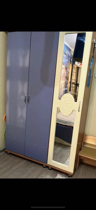 Спальный детский гарнитур.