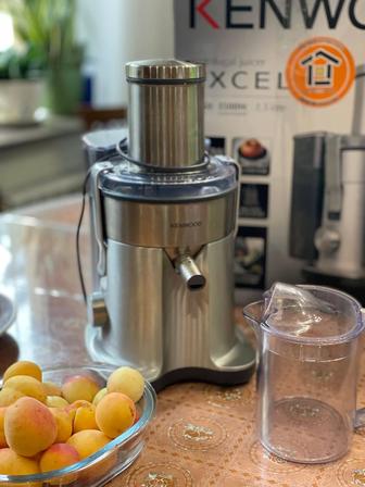 Соковыжималка Kenwood JE850