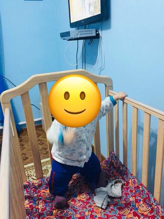 Продам детскую кровать и стульчик