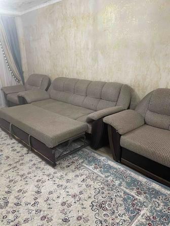 Диван с двумя креслами