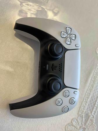 Продам джойстик/геймпад для ps5