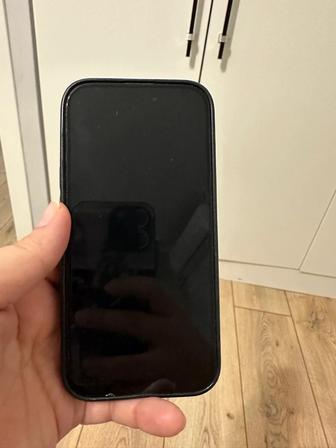 iPhone 15 black
