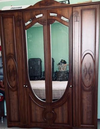 Спальный гарнитур