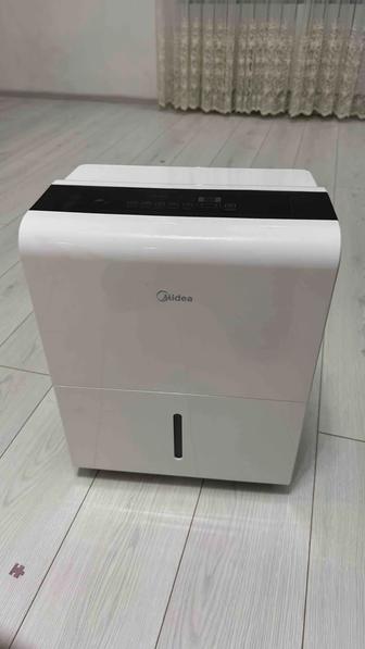 Осушитель воздуха Midea