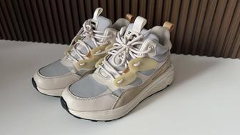 Женские кроссовки Strobbs