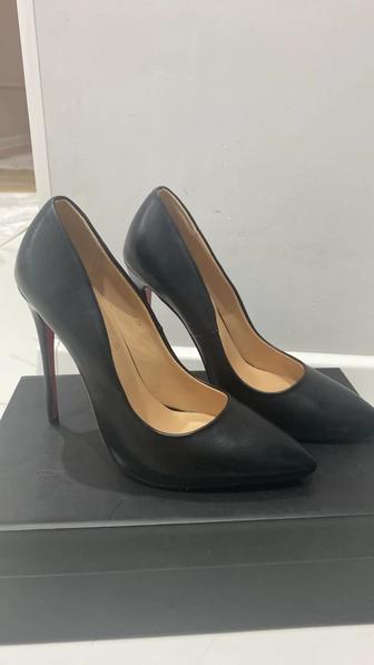 Черный туфли